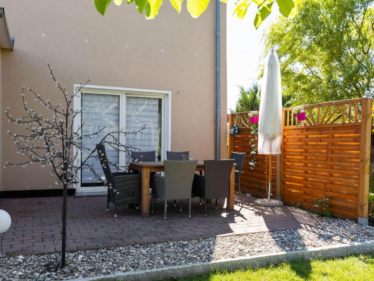 Family Holiday Home Near The Beach With Large Garden Kröpelin Extérieur photo